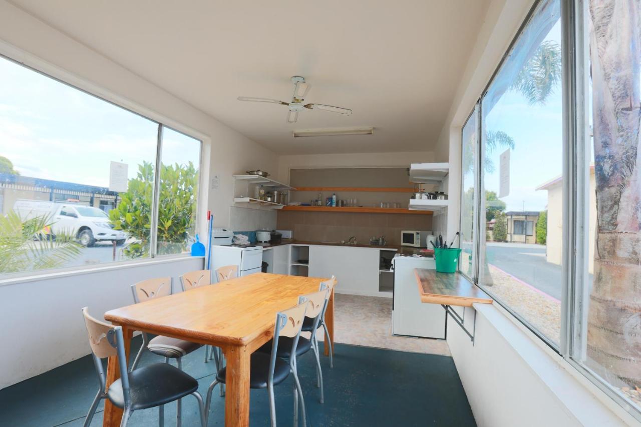 The Esplanade Motel Lakes Entrance Kültér fotó